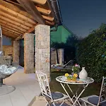 Poiai Stonehouse With Jacuzzi Holiday home