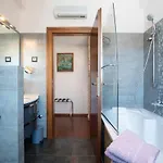 Holiday home Poiai Stonehouse With Jacuzzi *