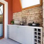 Poiai Stonehouse With Jacuzzi Peroj