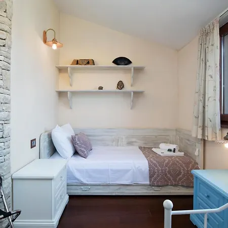 Poiai Stonehouse With Jacuzzi Holiday home *