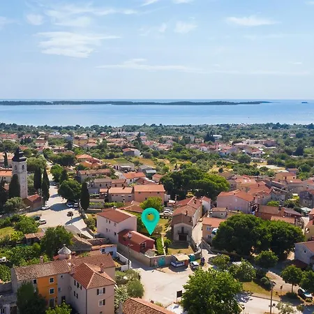 펜션 Poiai Stonehouse With Jacuzzi