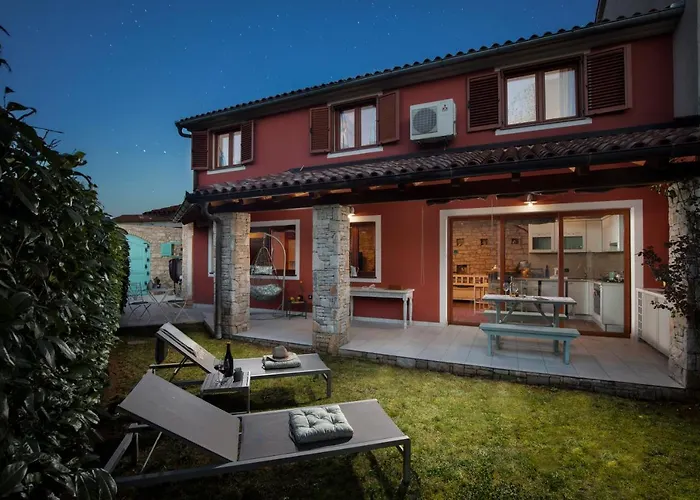 펜션 Poiai Stonehouse With Jacuzzi 페로이