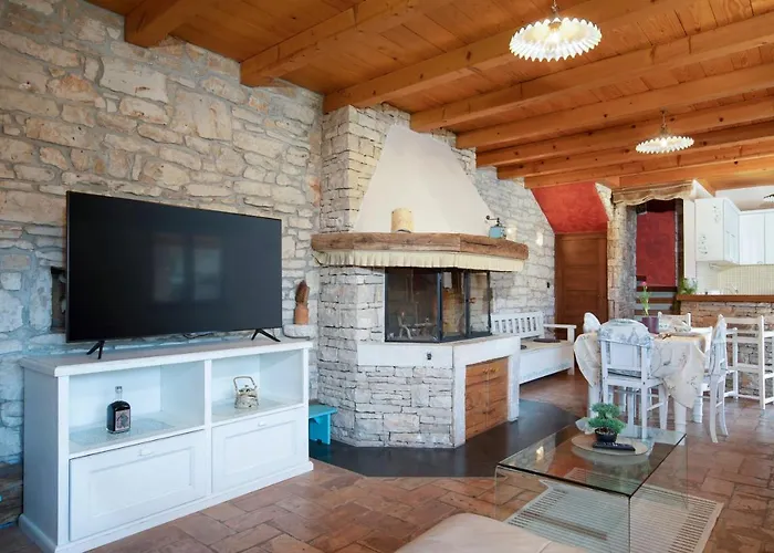 Poiai Stonehouse With Jacuzzi * 페로이