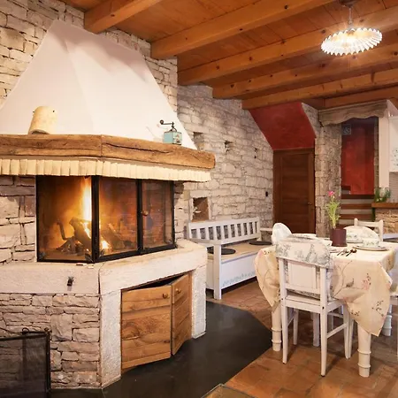 Poiai Stonehouse With Jacuzzi Peroj