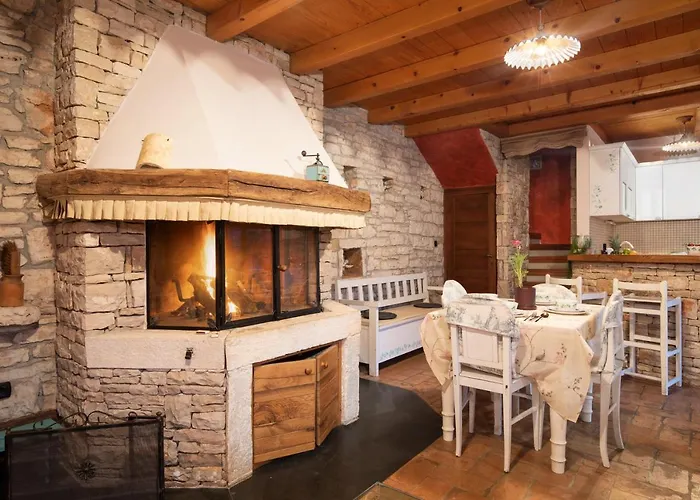 Poiai Stonehouse With Jacuzzi Peroj