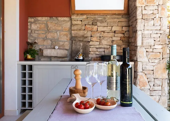 Prázdninový dům Poiai Stonehouse With Jacuzzi *