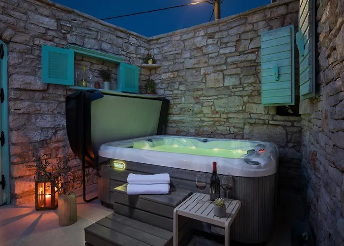 Prázdninový dům Poiai Stonehouse With Jacuzzi *