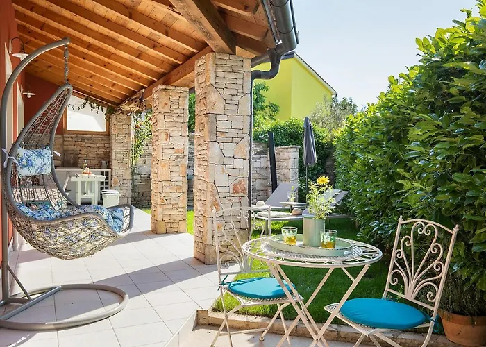 Prázdninový dům Poiai Stonehouse With Jacuzzi Peroj